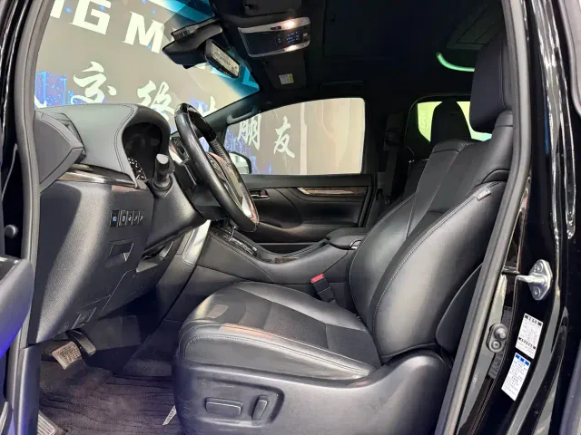 Toyota Vellfire — Фото автомобиля 8