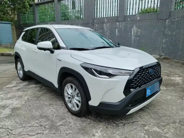 Toyota Corolla Cross — Фото автомобиля 2