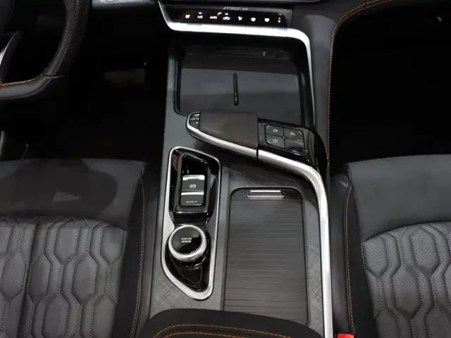Changan UNI-T — Фото автомобиля 15