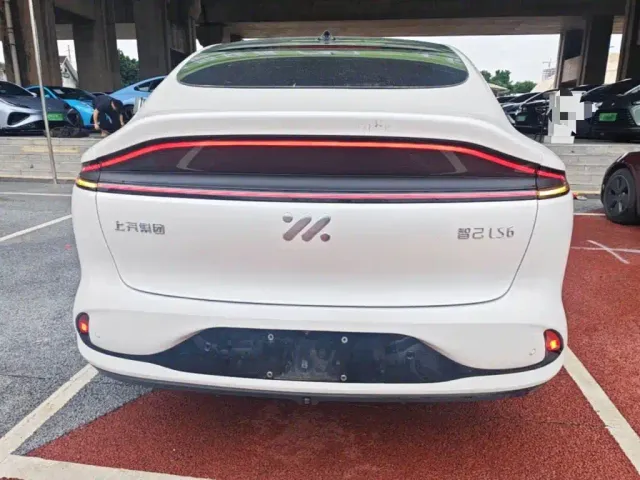 IM Motors LS6 — Фото автомобиля 5