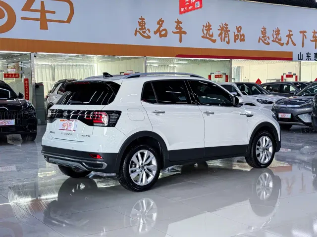 Volkswagen T-Cross — Фото автомобиля 15