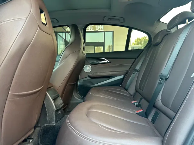 BMW 1 Series — Фото автомобиля 8