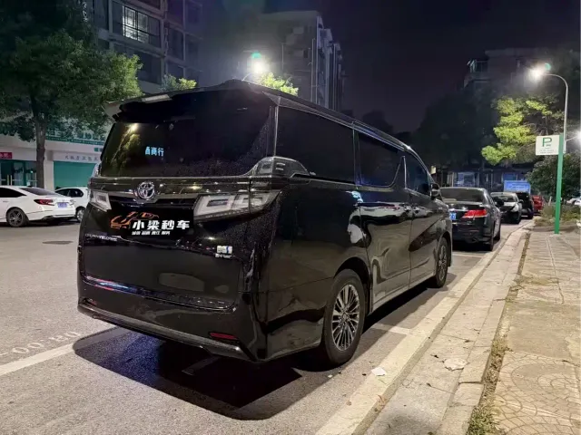 Toyota Vellfire — Фото автомобиля 2