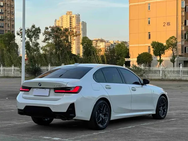 BMW 3 Series — Фото автомобиля 13