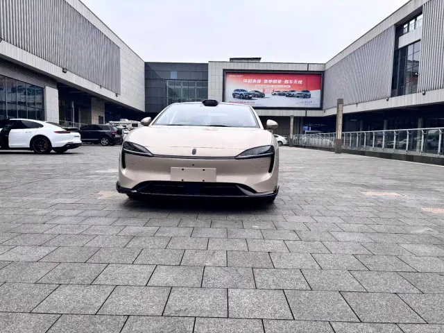 Luxeed S7 — Фото автомобиля 2