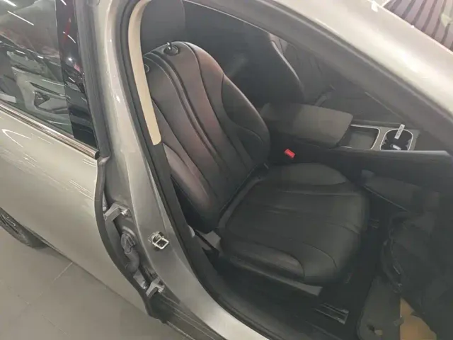 Roewe D7 — Фото автомобиля 24