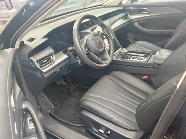 Hongqi H5 — Фото автомобиля 6