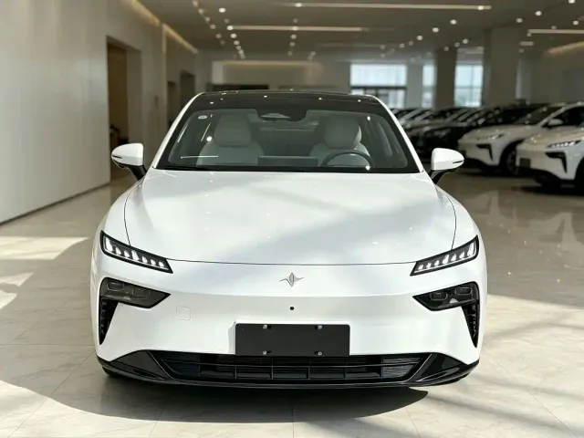 Dongfeng eπ 007 — Фото автомобиля 2