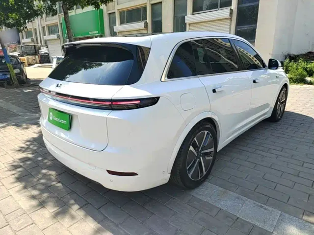 Li Auto L7 — Фото автомобиля 4
