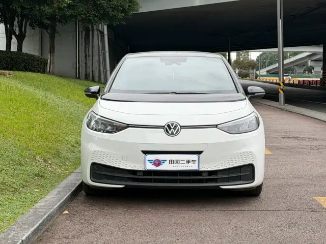 Volkswagen ID.3 — Фото автомобиля 2