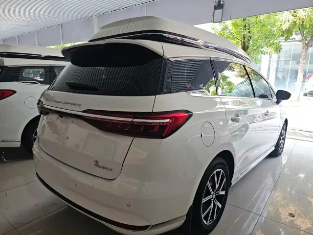 BYD Song MAX — Фото автомобиля 9