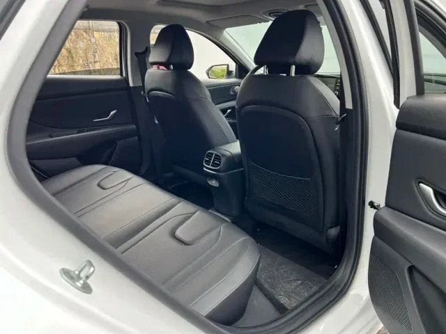 Hyundai Elantra — Фото автомобиля 7