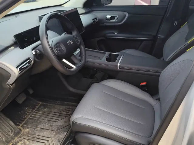 Changan Qiyuan Q05 — Фото автомобиля 9
