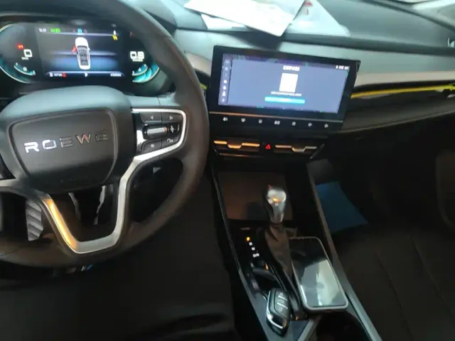 Roewe i5 — Фото автомобиля 9