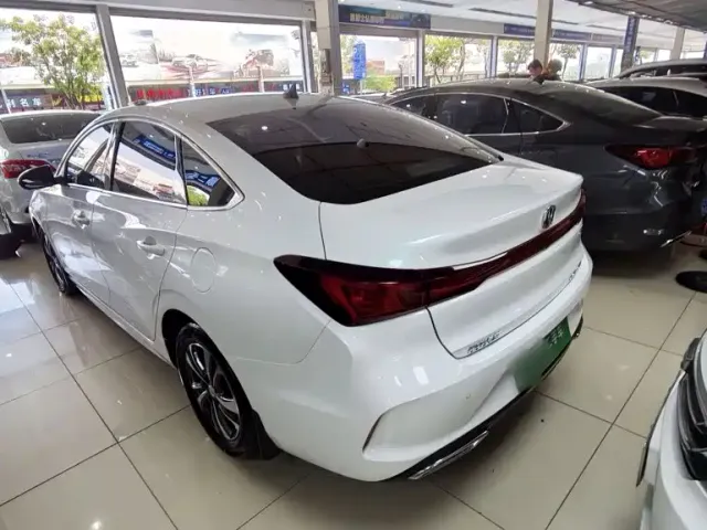 Changan Eado — Фото автомобиля 4