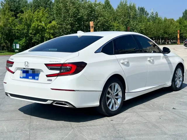 Honda Accord — Фото автомобиля 7