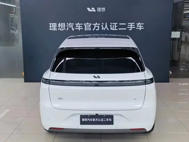 Li Auto L6 — Фото автомобиля 11