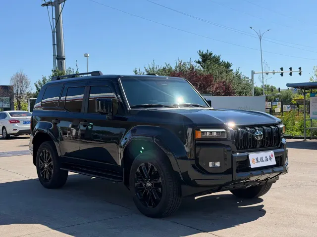 Toyota Prado — Фото автомобиля 3