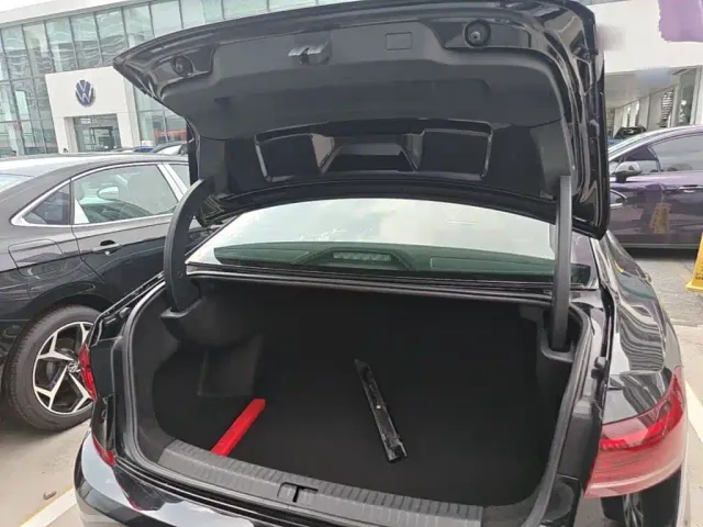 Volkswagen Passat — Фото автомобиля 18