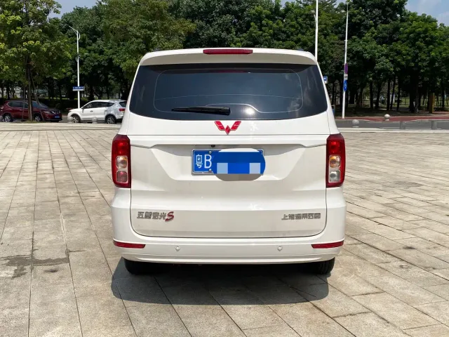 Wuling Hongguang — Фото автомобиля 5