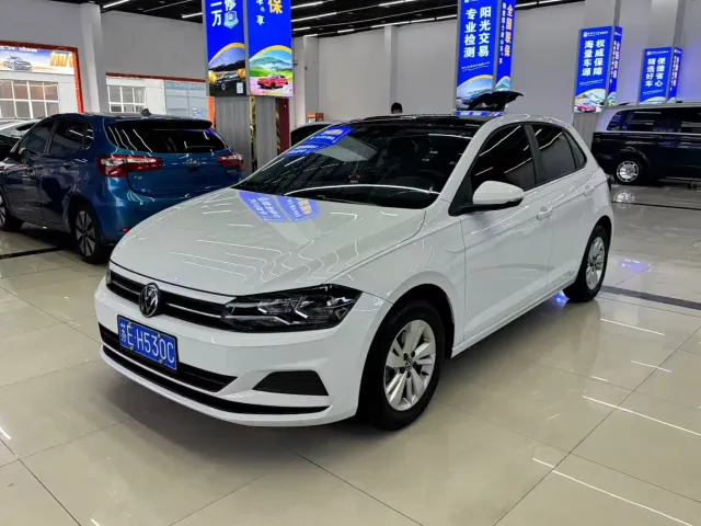 Фотография автомобиля — Volkswagen Polo