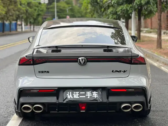 Changan UNI-V — Фото автомобиля 5