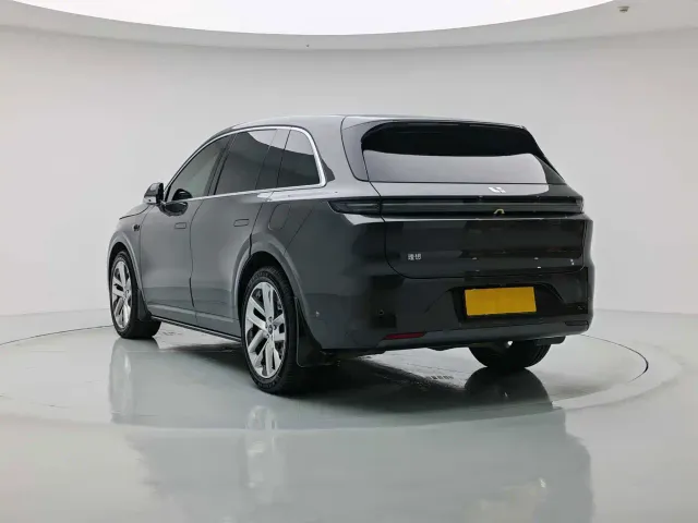 Li Auto L6 — Фото автомобиля 2
