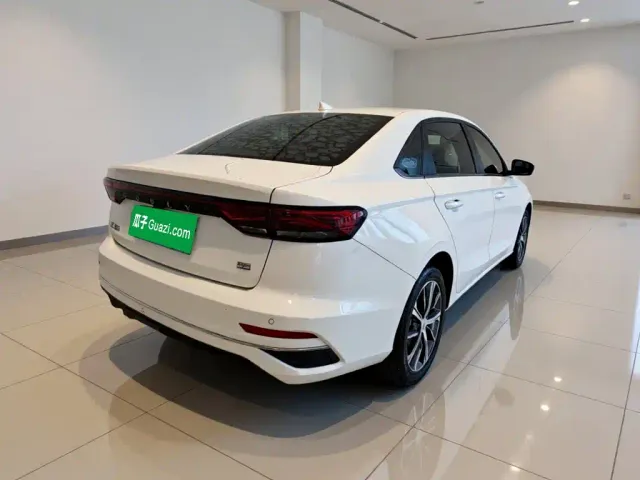 Geely Emgrand — Фото автомобиля 4