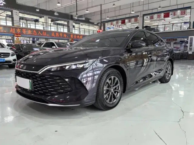 Фотография автомобиля — BYD Qin L