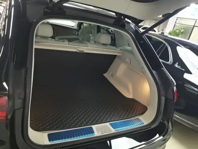 Mercedes-Benz EQE SUV — Фото автомобиля 18