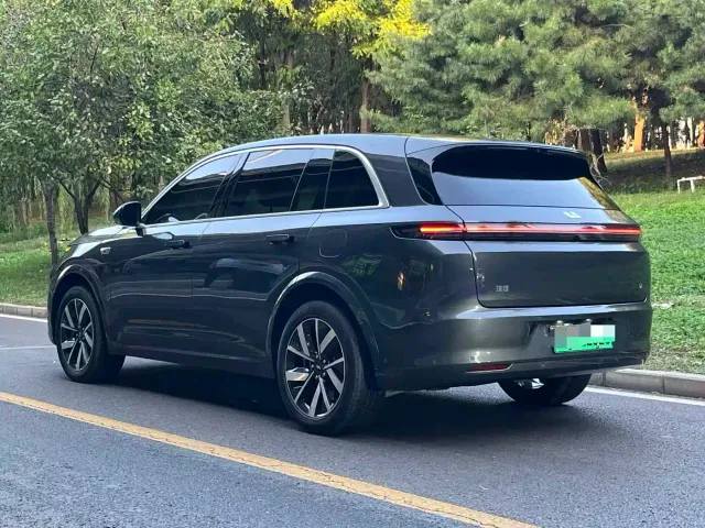 Li Auto L7 — Фото автомобиля 5