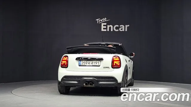 Mini Cooper Convertible — Фото автомобиля 4