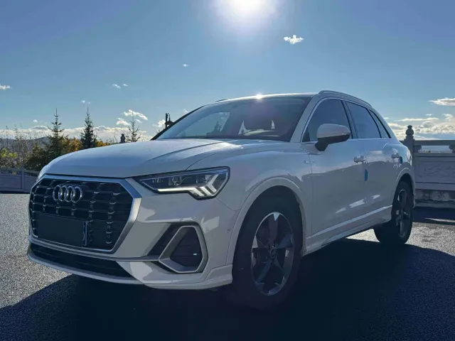 Фотография автомобиля — Audi Q3