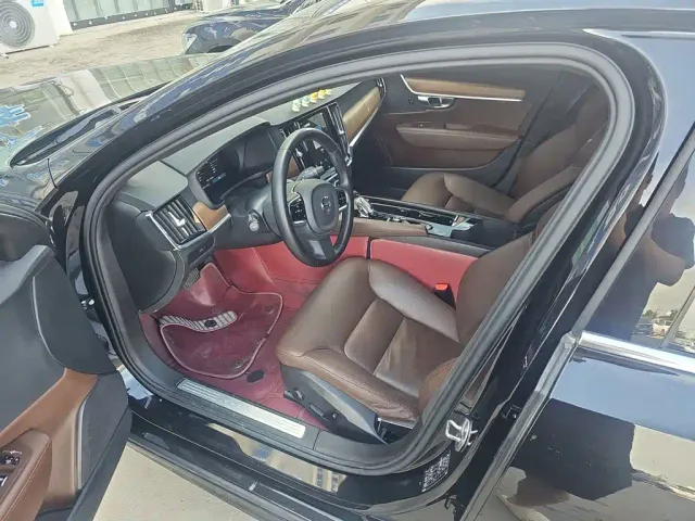 Volvo S90 — Фото автомобиля 6