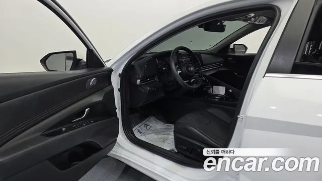 Hyundai AVANTE Inspiration — Фото автомобиля 10