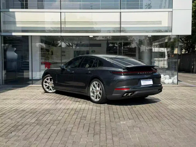 Porsche Panamera — Фото автомобиля 3