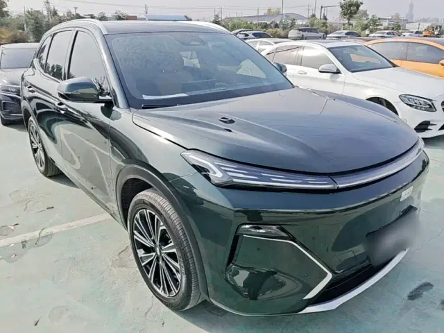 Geely Galaxy Starship 7 EM-i — Фото автомобиля 3