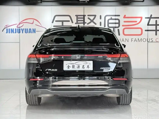 Honda Accord — Фото автомобиля 5