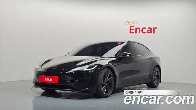 Фотография автомобиля — Tesla Model 3