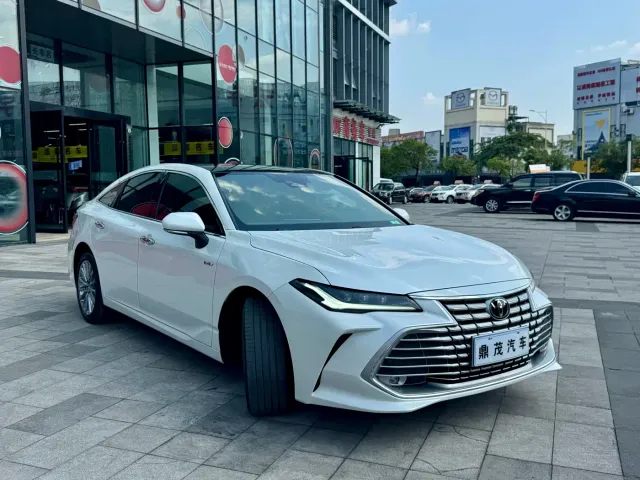 Toyota Avalon — Фото автомобиля 8