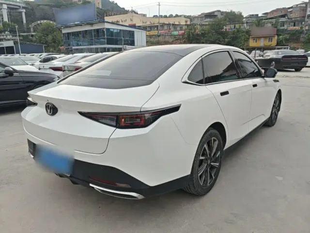 Changan Eado — Фото автомобиля 6
