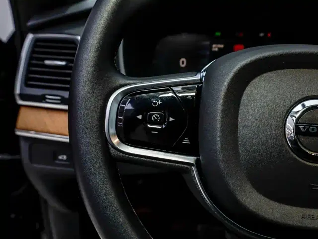 Volvo XC90 — Фото автомобиля 26