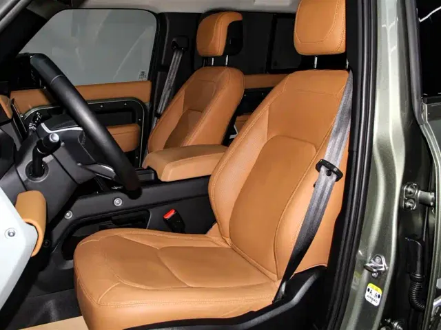 Land Rover Defender — Фото автомобиля 18