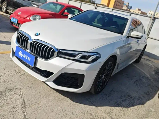 Фотография автомобиля — BMW 5 Series