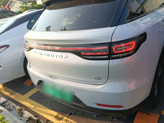 Leapmotor C11 — Фото автомобиля 5