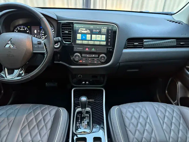 Mitsubishi Outlander — Фото автомобиля 14