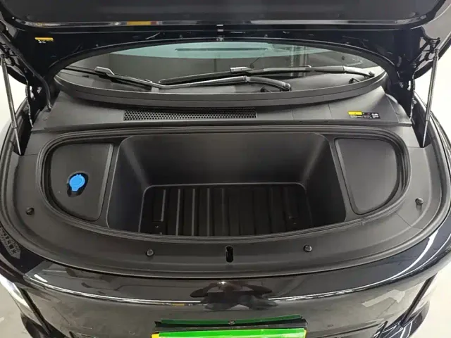 Li Auto i6 — Фото автомобиля 19