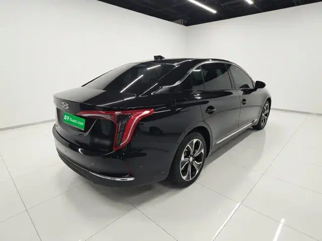 Hongqi E-QM5 — Фото автомобиля 6