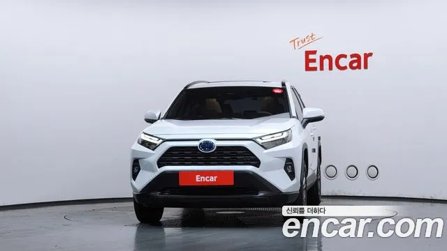 Toyota RAV4 Generation 5 — Фото автомобиля 3