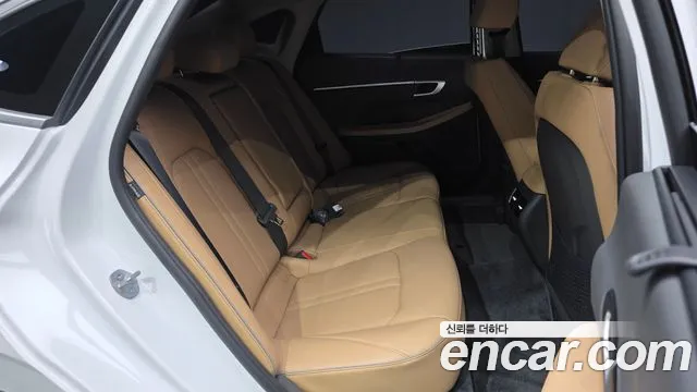 Hyundai Sonata — Фото автомобиля 12